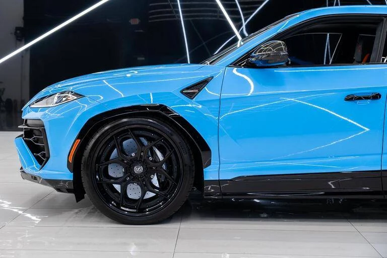 2025 Lamborghini Urus SE - Image 9 of 23
