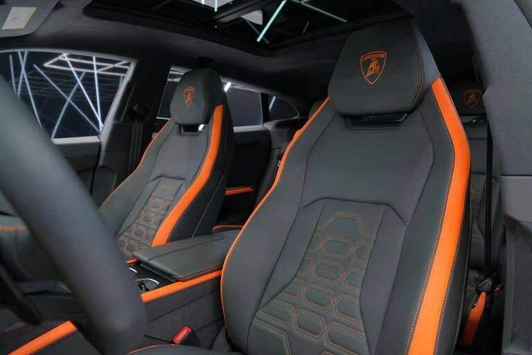 2025 Lamborghini Urus SE - Image 14 of 23