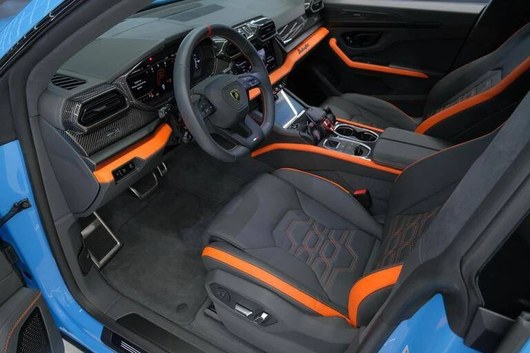 2025 Lamborghini Urus SE - Image 2 of 23