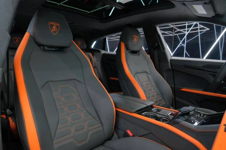 2025 Lamborghini Urus SE - Image 16 of 23