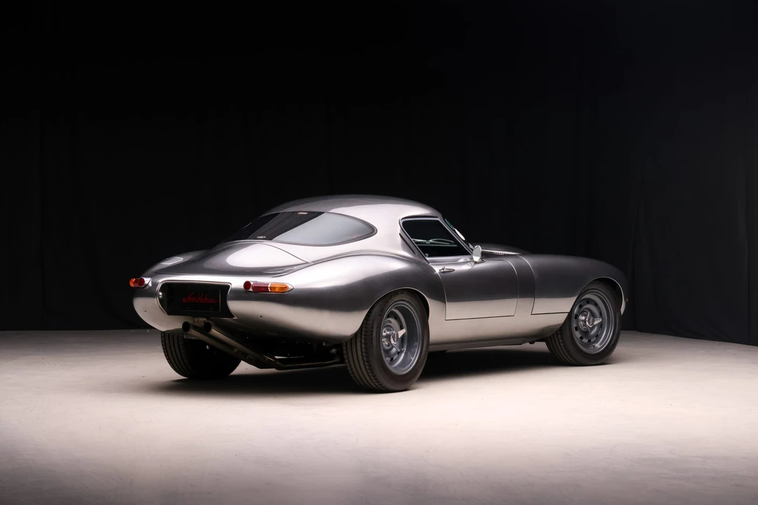 Jaguar Replica - Image 10 of 31