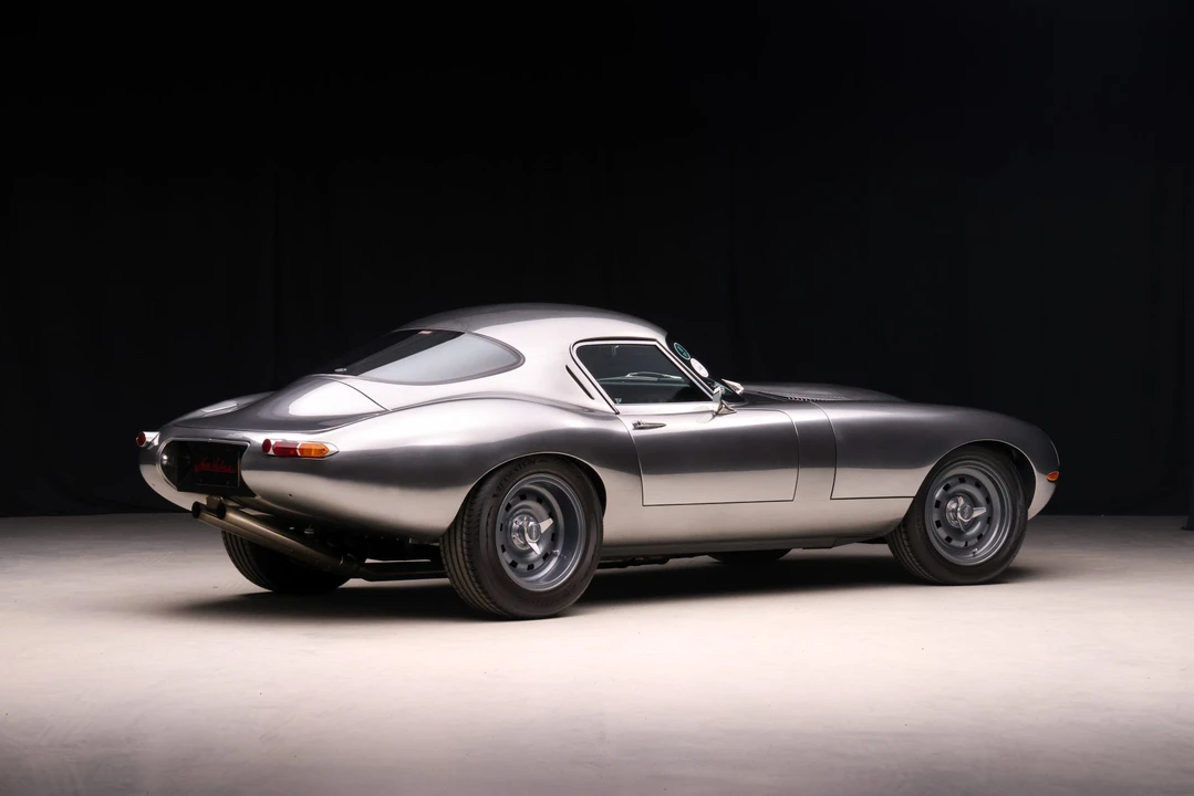 Jaguar Replica - Image 11 of 31