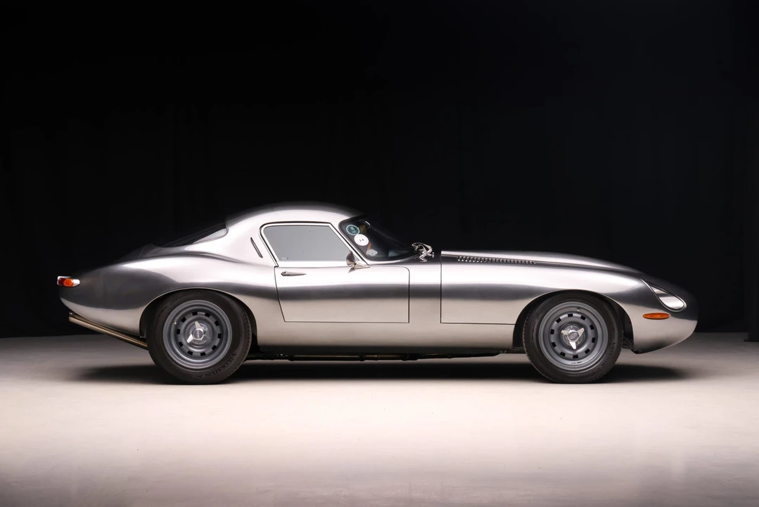 Jaguar Replica - Image 13 of 31