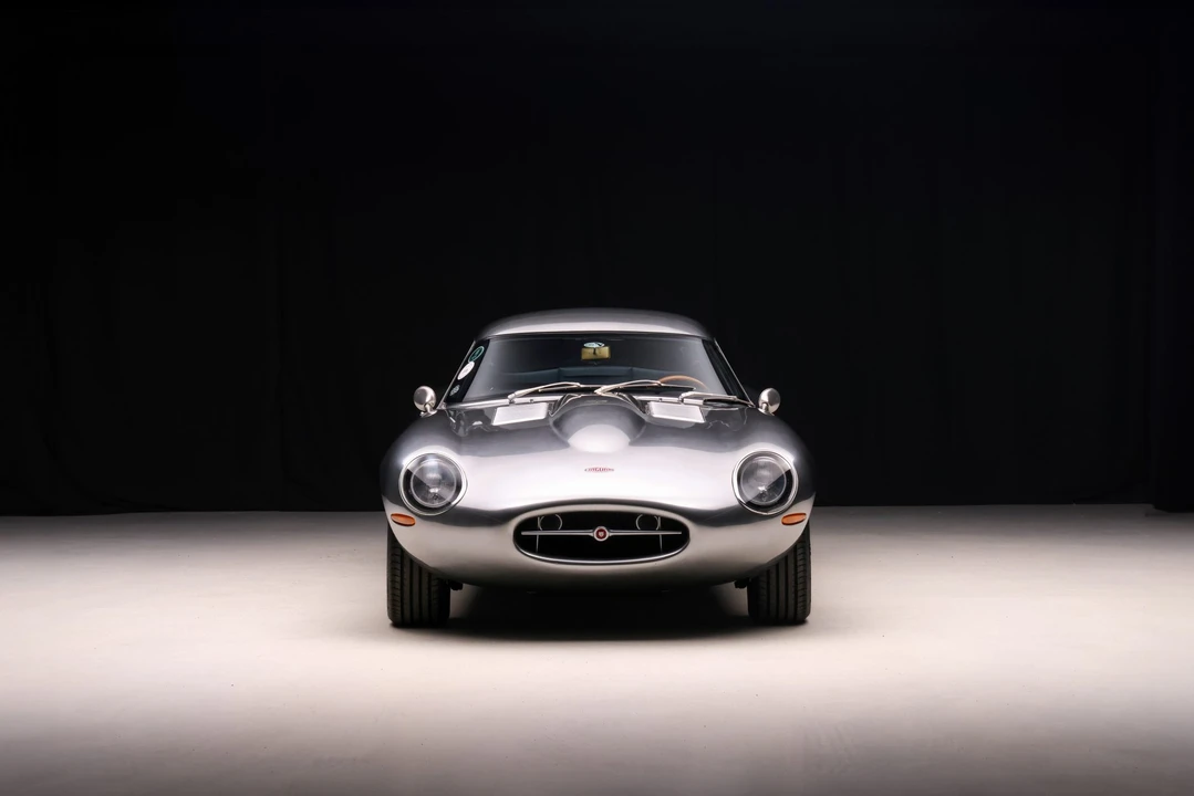 Jaguar Replica - Image 17 of 31