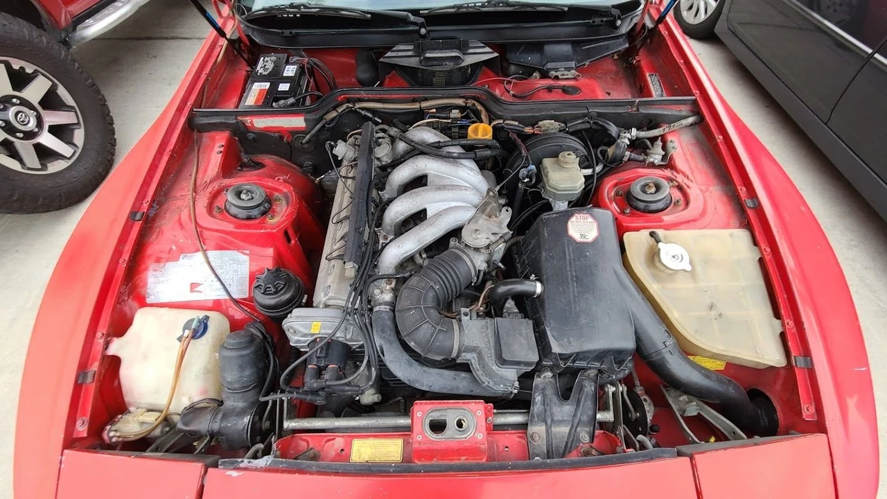 1984 Porsche 944 - Image 5 of 10