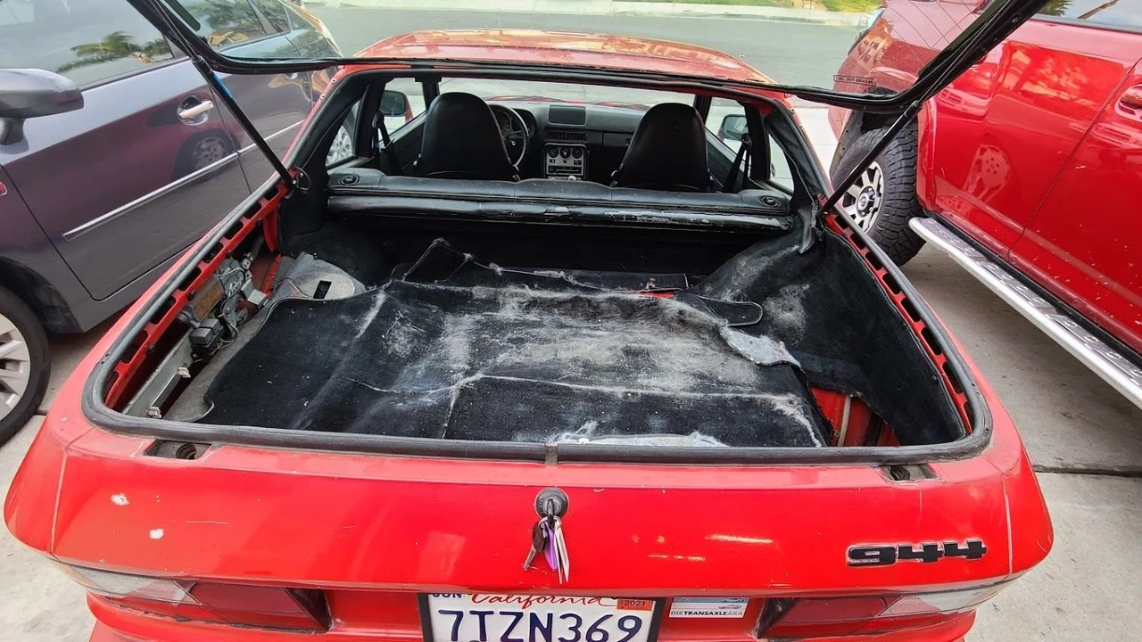 1984 Porsche 944 - Image 6 of 10