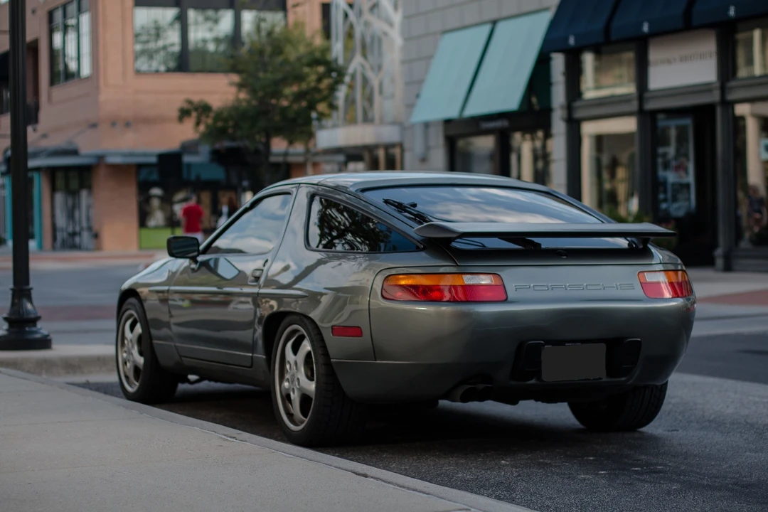 1987 Porsche 928 S4 - Image 3 of 13