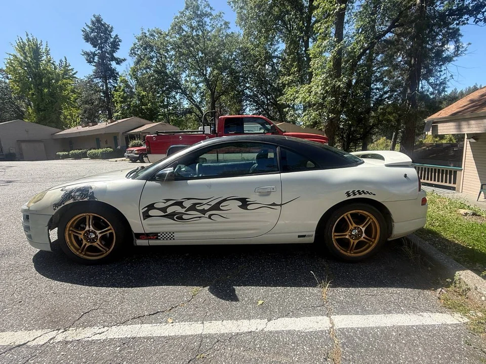 2003 Mitsubishi Eclipse 3rd Gen - Image 3 of 5