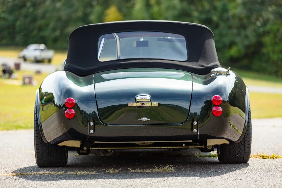 Shelby Cobra Replica - Image 17 of 31