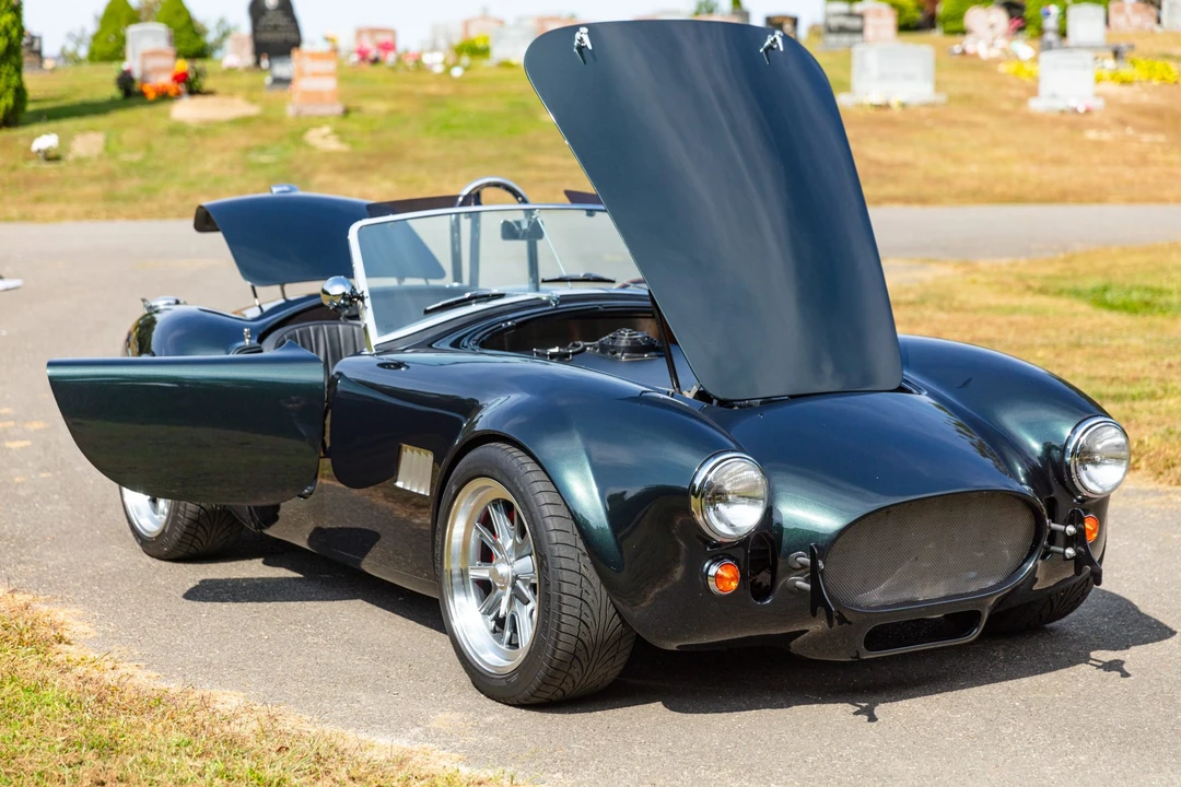 Shelby Cobra Replica - Image 24 of 31