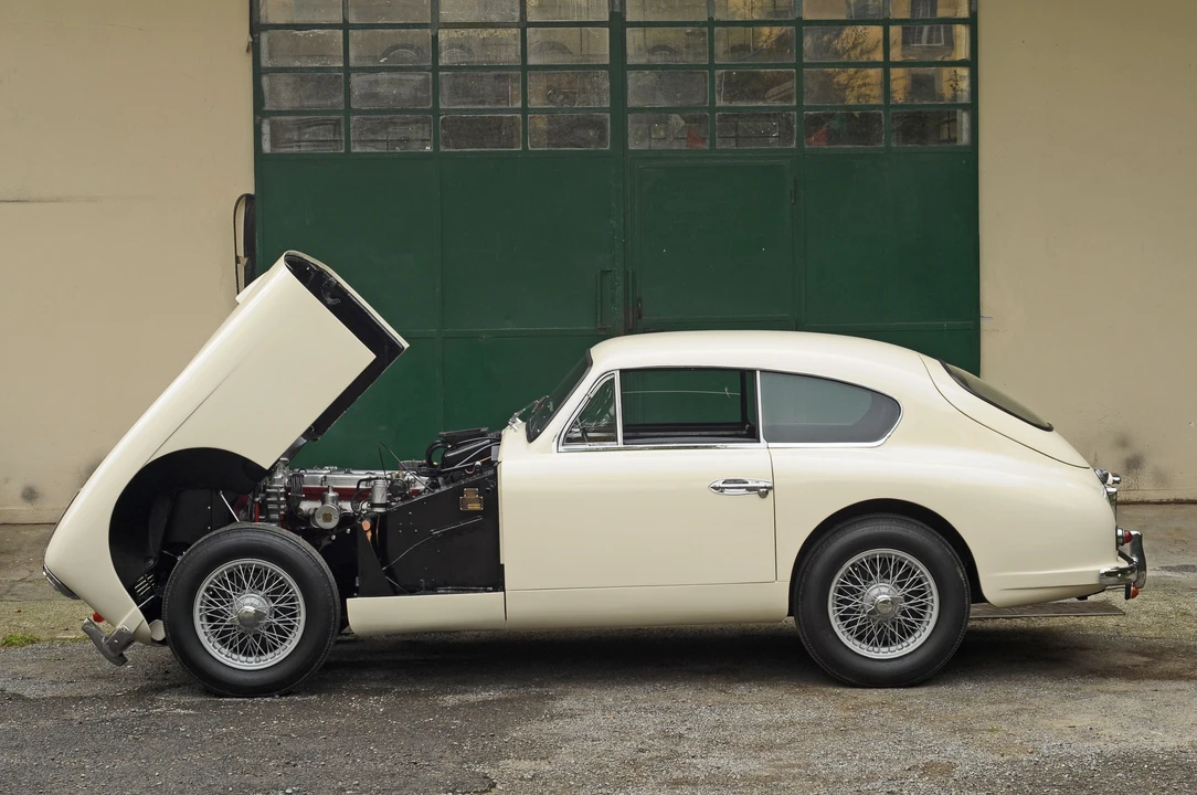 1955 Aston Martin DB1 & DB2 & DB2/4 & DB Mark III - Image 30 of 31