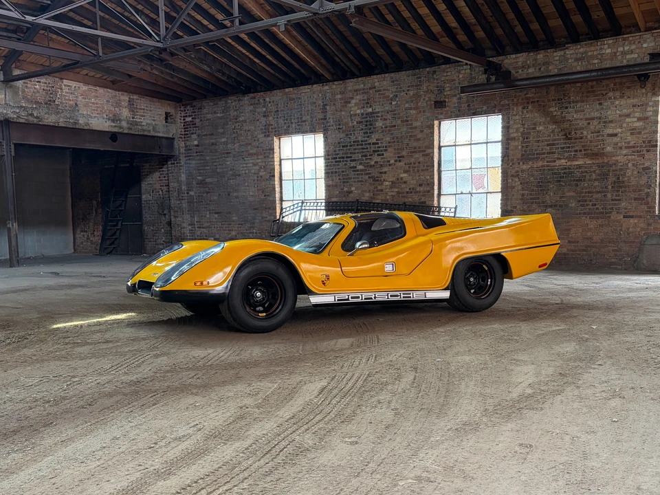 Vehicle image 8 of 31