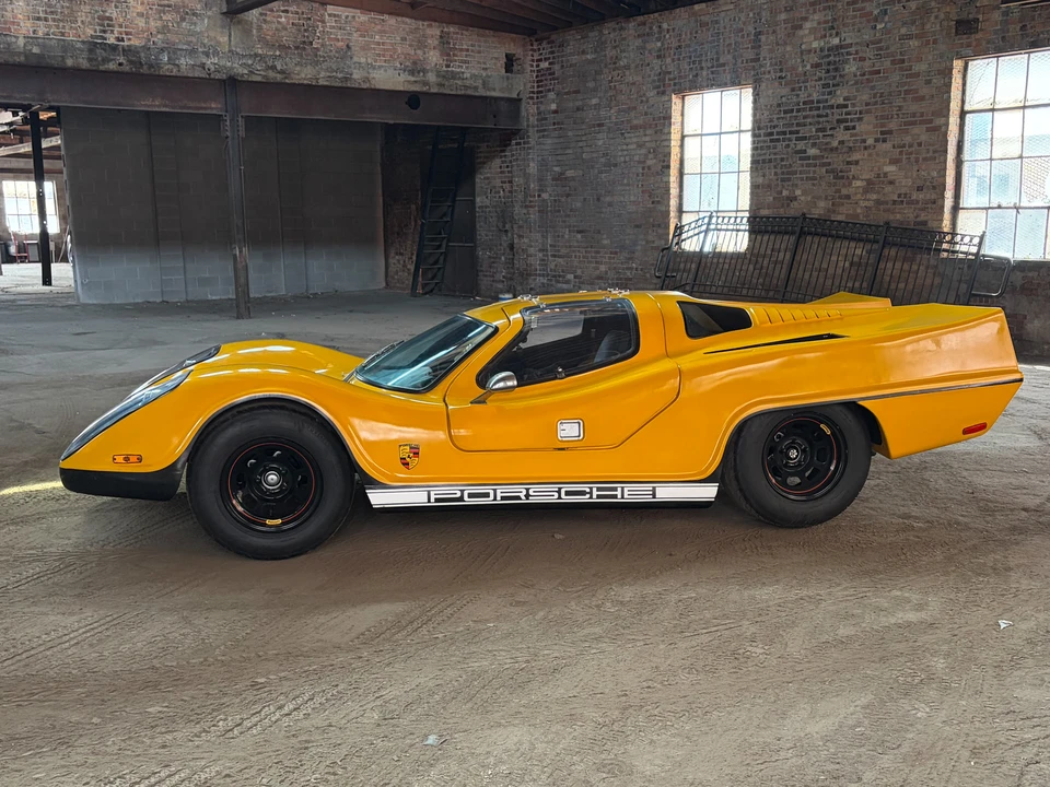 Vehicle image 10 of 31