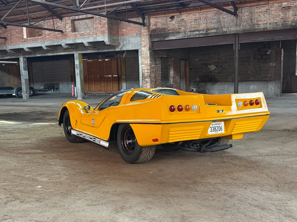 Vehicle image 11 of 31