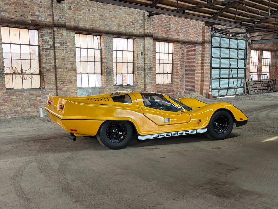 Vehicle image 18 of 31