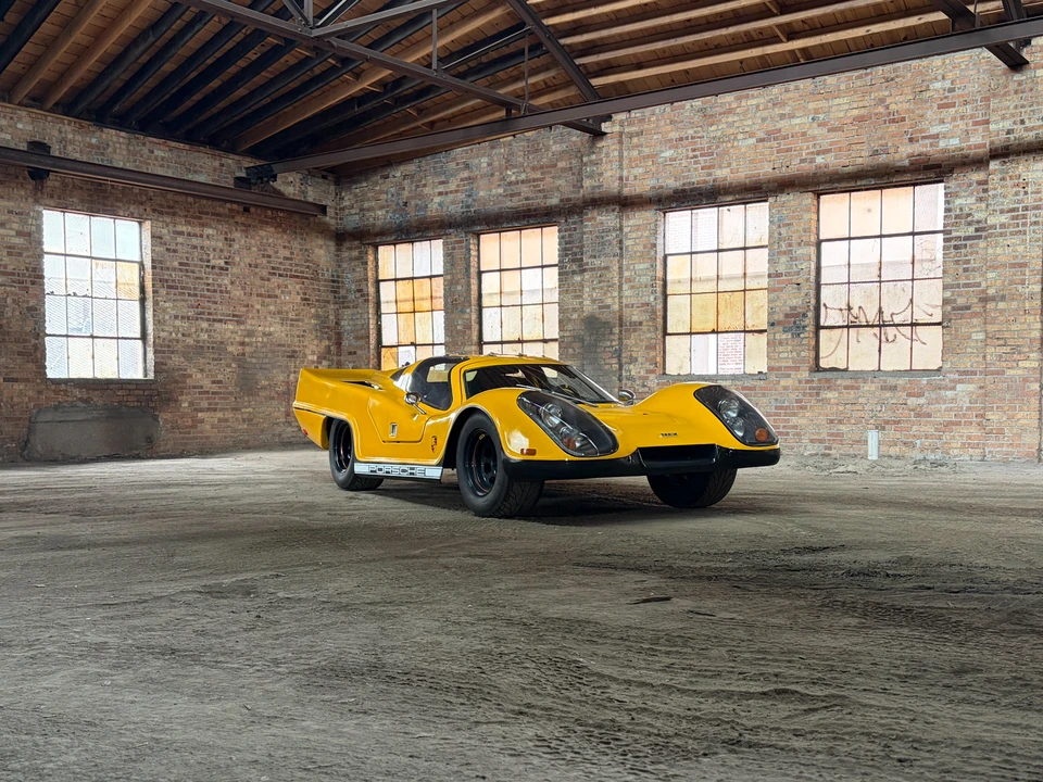 Vehicle image 24 of 31