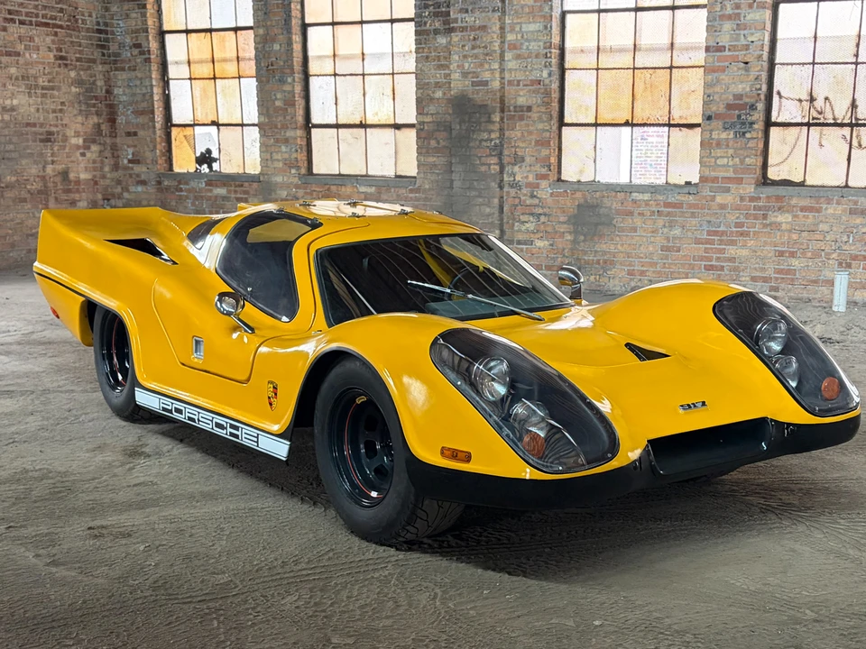 Vehicle image 25 of 31