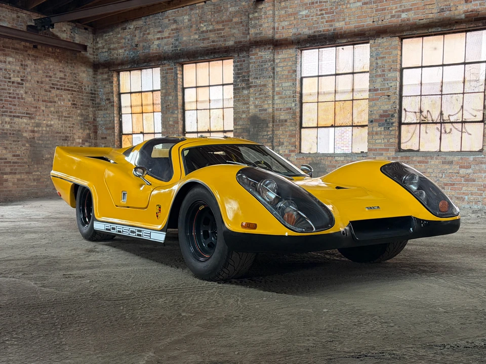 Vehicle image 26 of 31