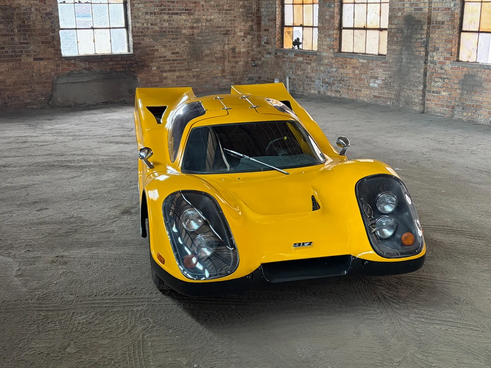 Vehicle image 27 of 31