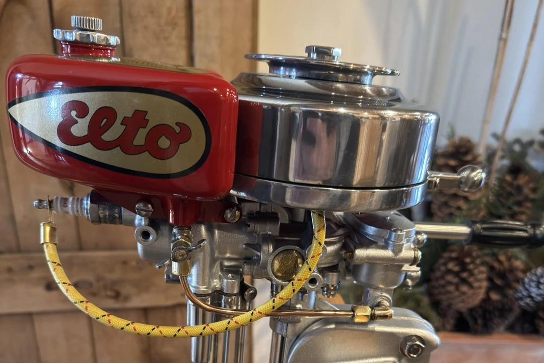 Parts & Memorabilia Engines - Image 3 of 5