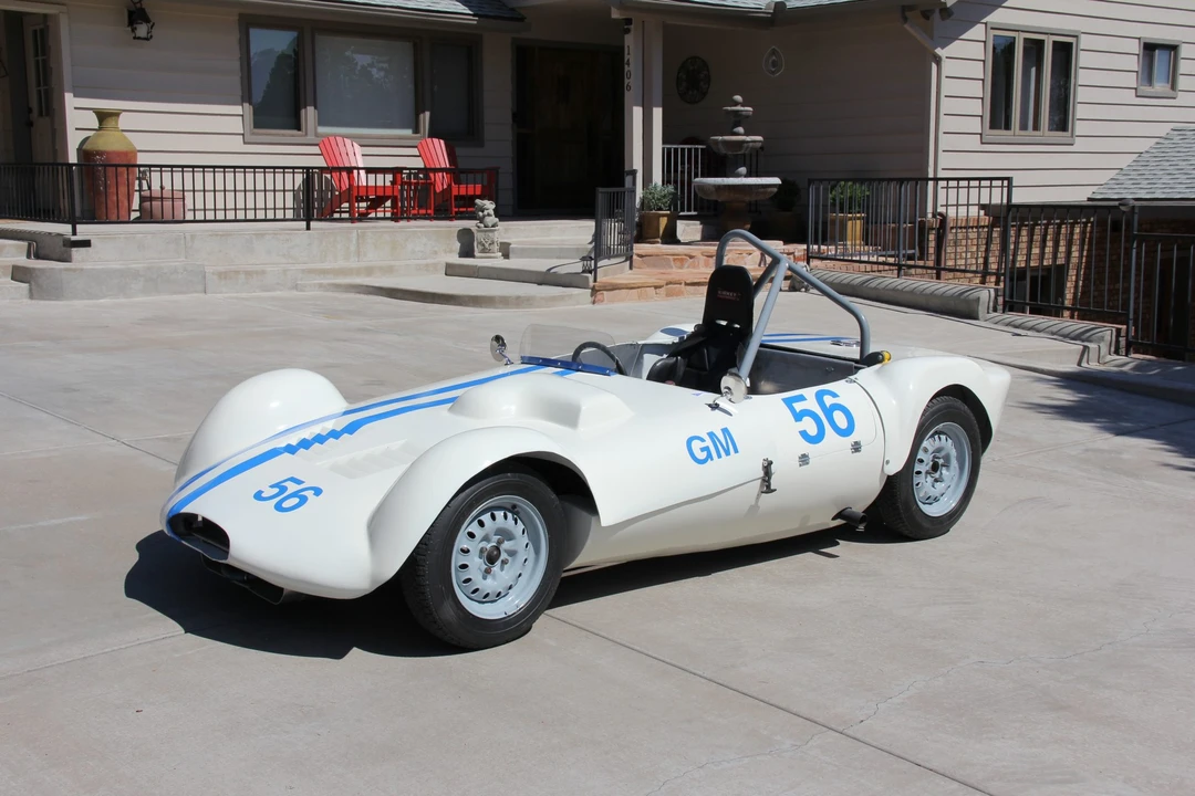 Elva - Image 2 of 31