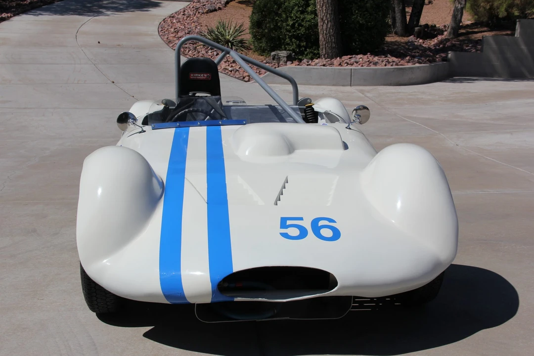Elva - Image 5 of 31
