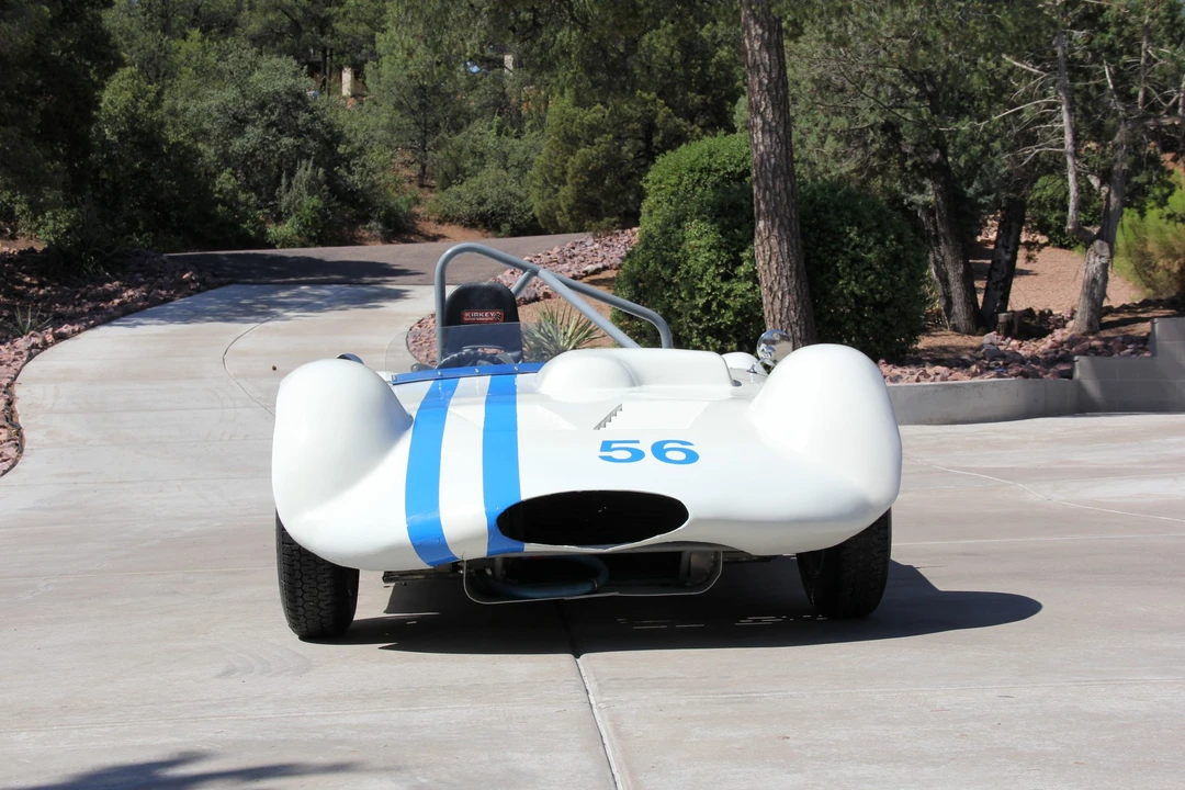 Elva - Image 6 of 31