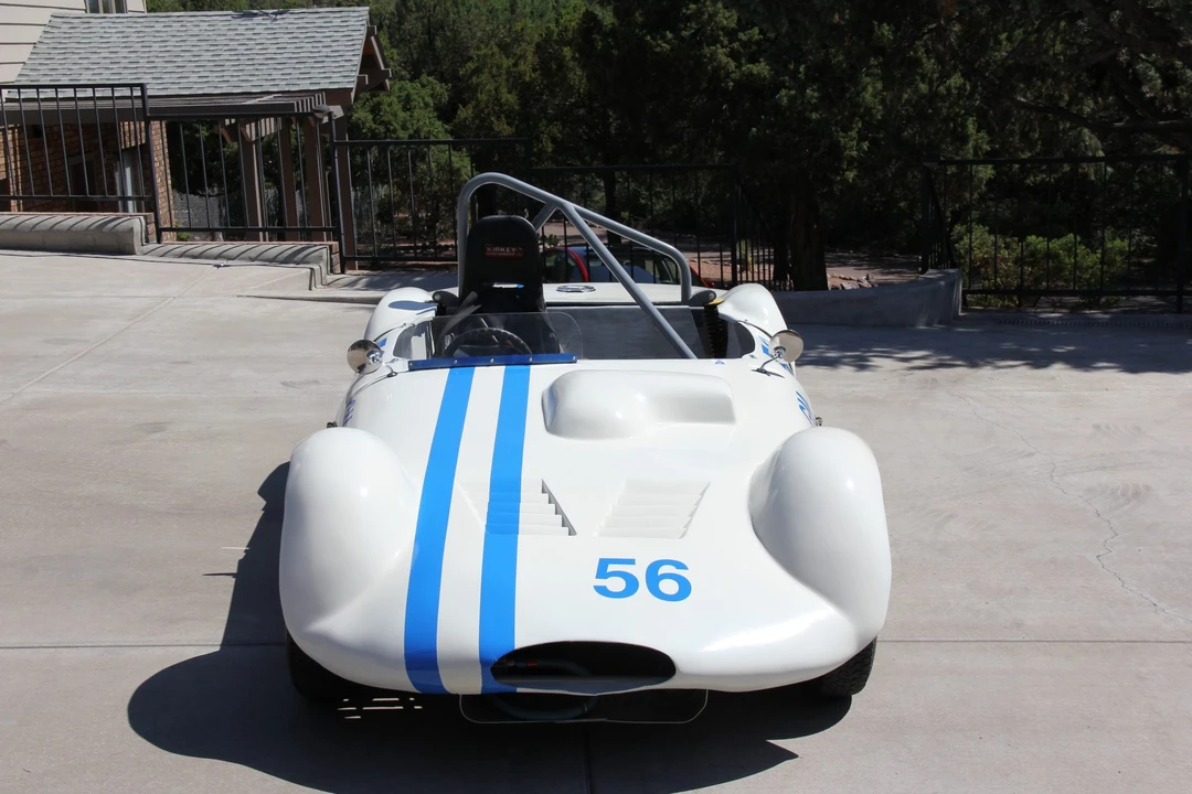Elva - Image 4 of 31