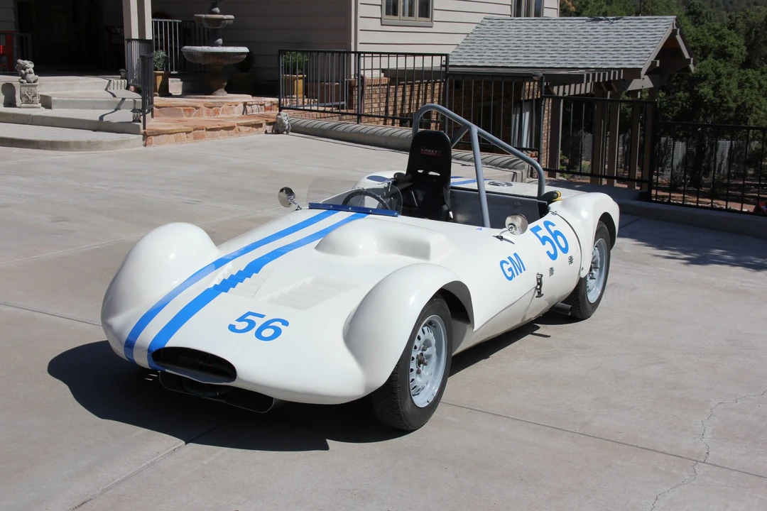 Elva - Image 3 of 31