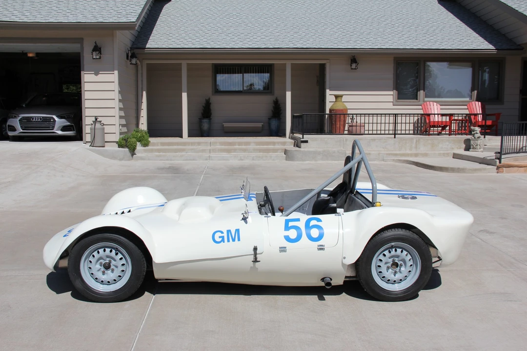 Elva - Image 15 of 31