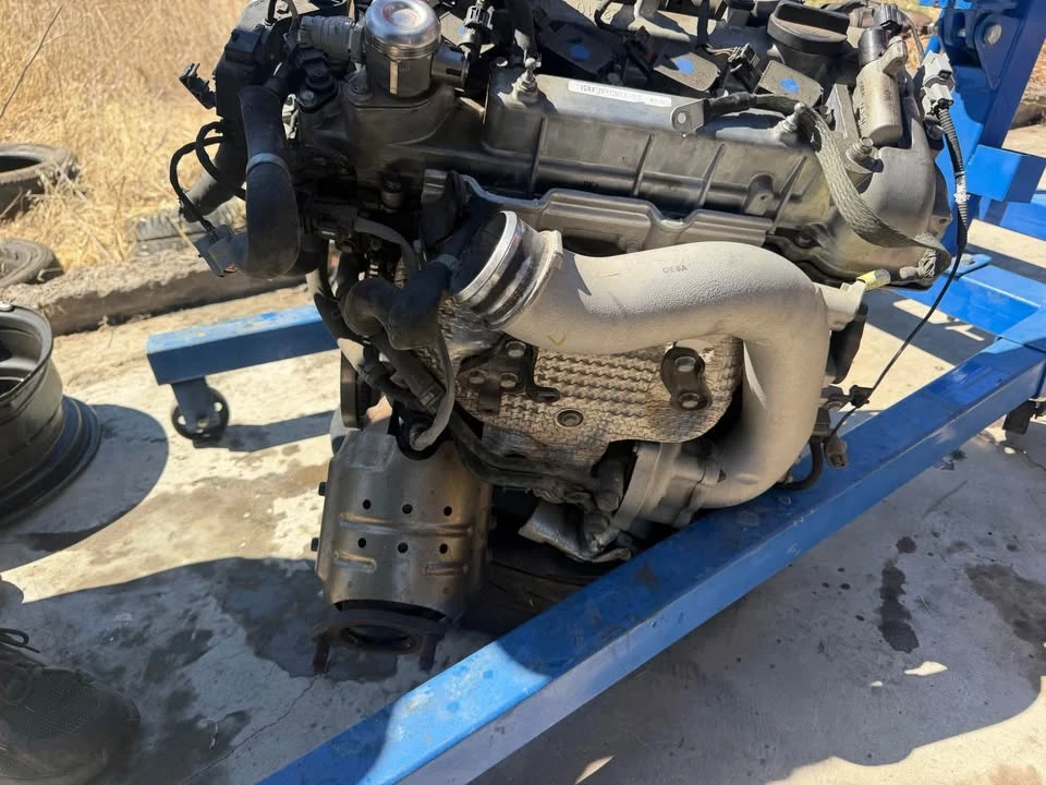 Parts & Memorabilia Engines - Image 5 of 7