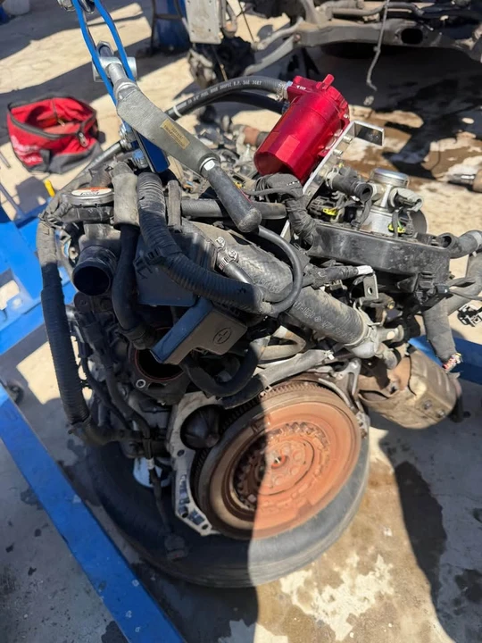 Parts & Memorabilia Engines - Image 3 of 7