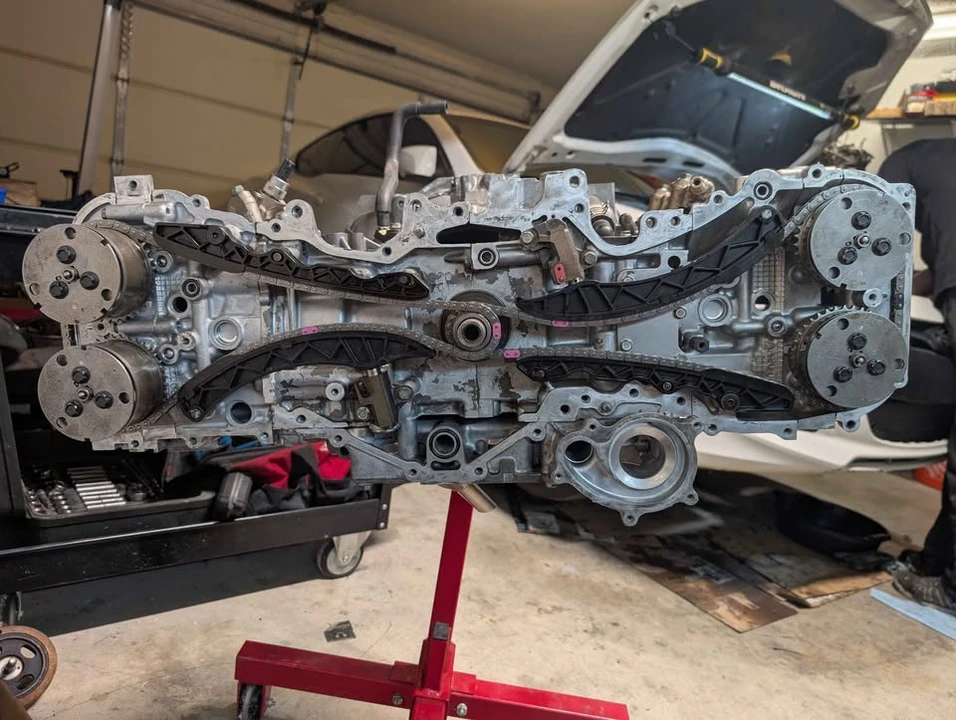 Parts & Memorabilia Engines - Image 6 of 10