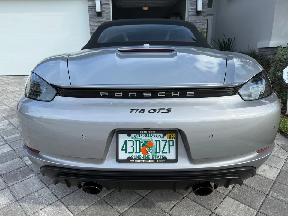 2023 Porsche - Image 8 of 12