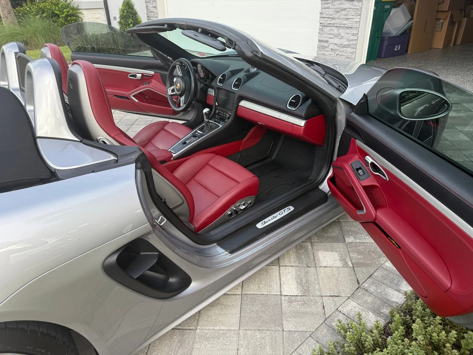 2023 Porsche - Image 7 of 12