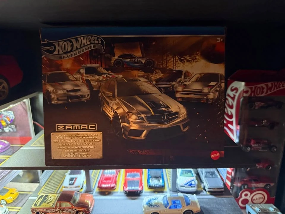 Parts & Memorabilia Scale Models - Image 5 of 5