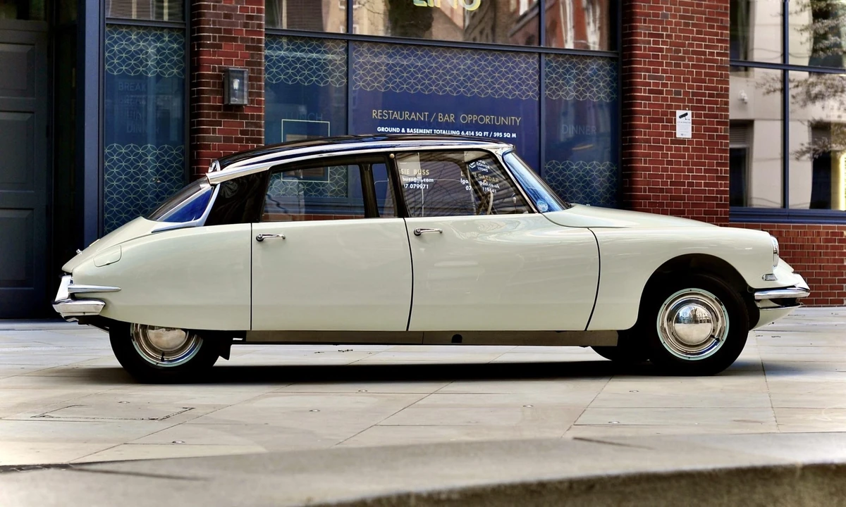 1958 Citroen DS19 - Image 15 of 31