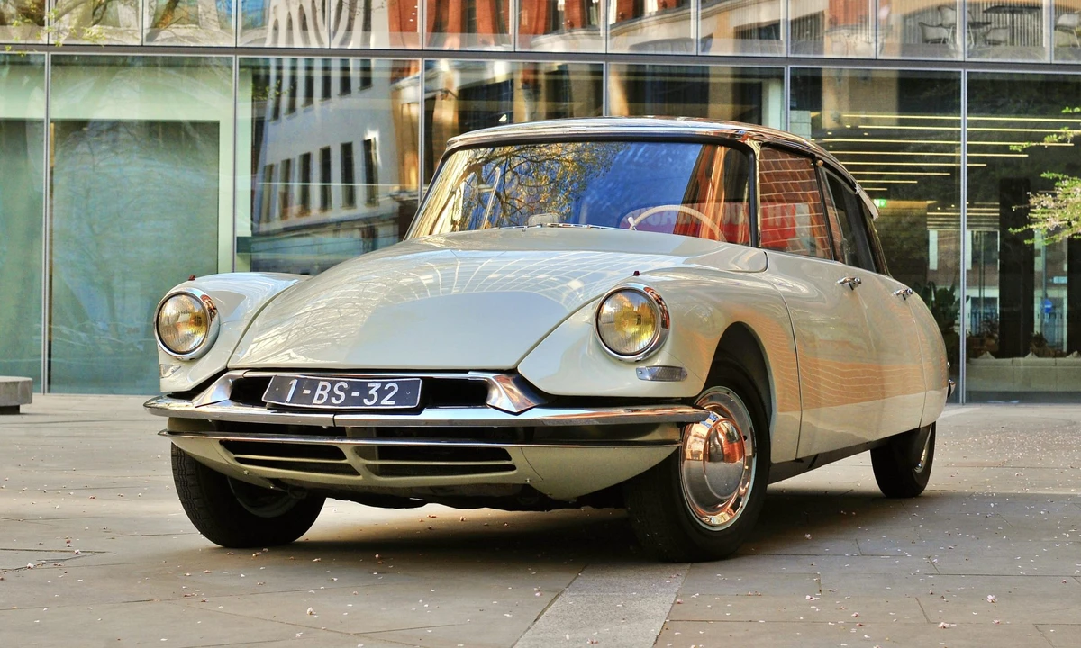 1958 Citroen DS19 - Image 2 of 31