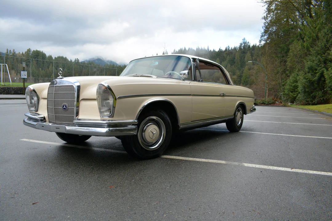 1962 Mercedes-Benz W112 - Image 2 of 31