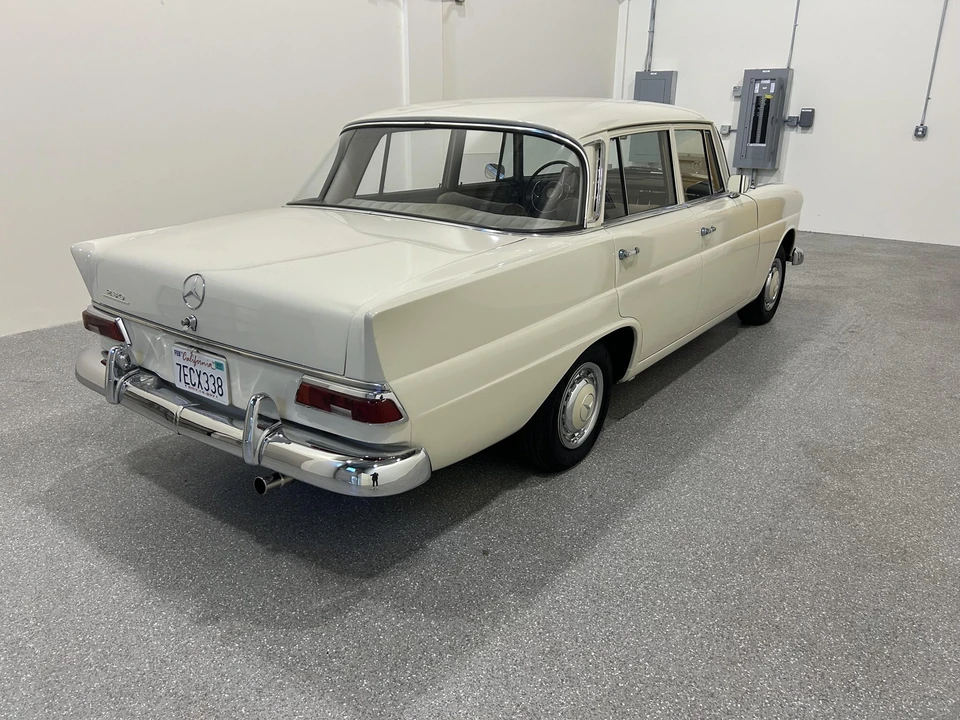 1966 Mercedes-Benz W110 - Image 18 of 31
