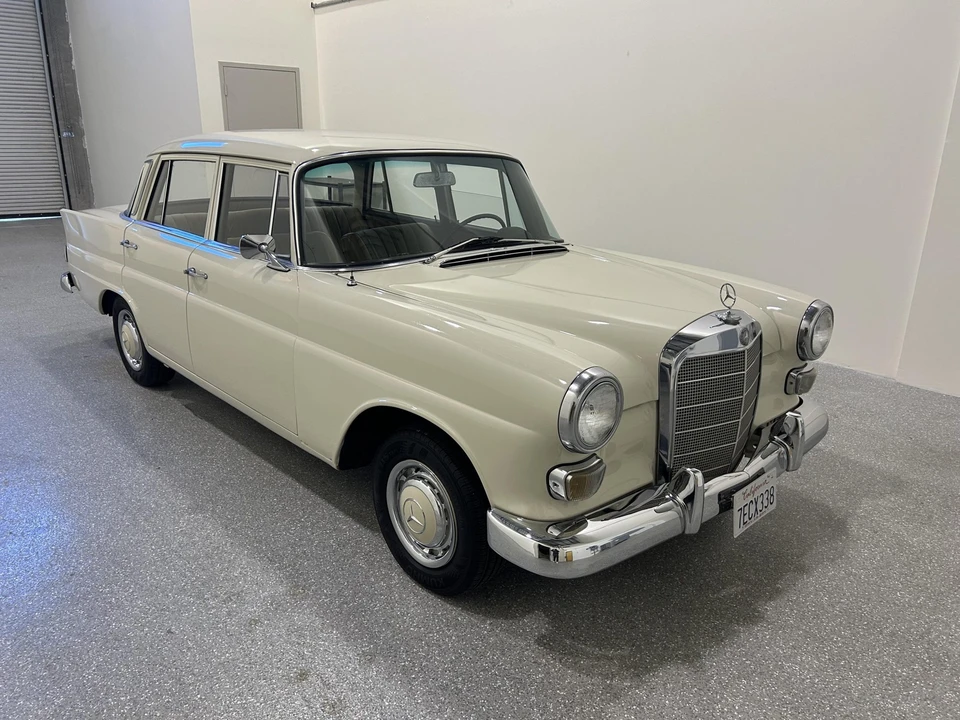 1966 Mercedes-Benz W110 - Image 20 of 31