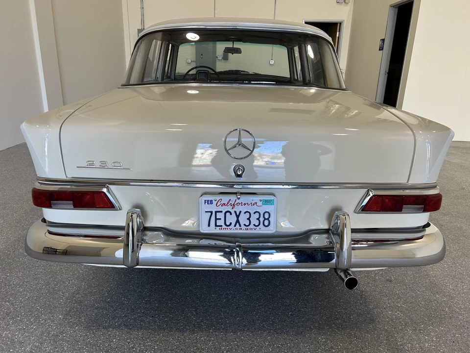 1966 Mercedes-Benz W110 - Image 8 of 31