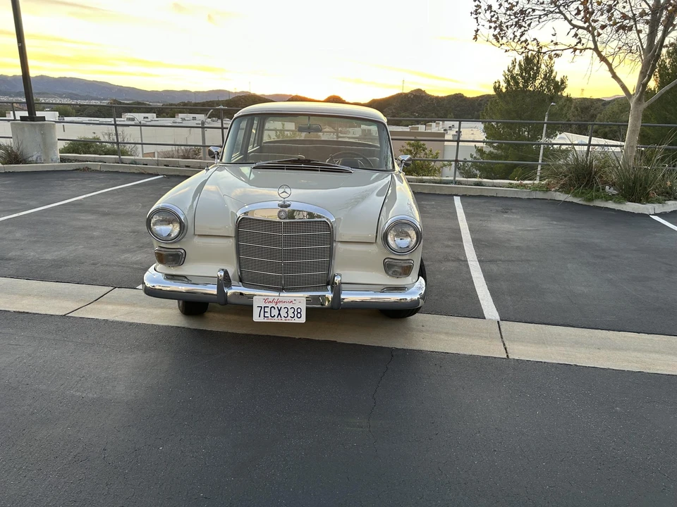 1966 Mercedes-Benz W110 - Image 4 of 31