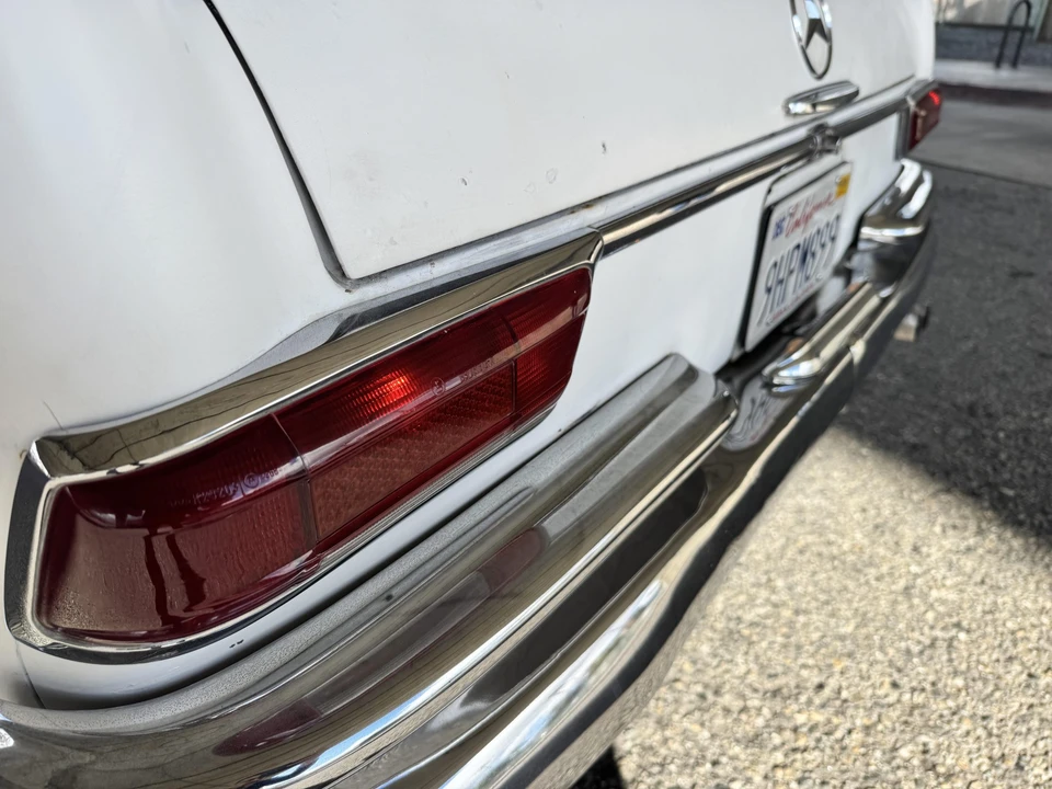 1966 Mercedes-Benz W111 Coupe - Image 28 of 31
