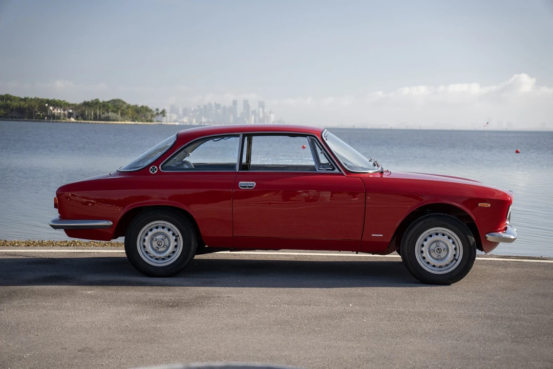 1967 Alfa Romeo Giulia Sprint GT Veloce - Image 23 of 31