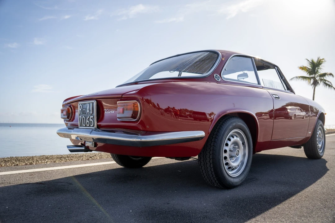 1967 Alfa Romeo Giulia Sprint GT Veloce - Image 28 of 31