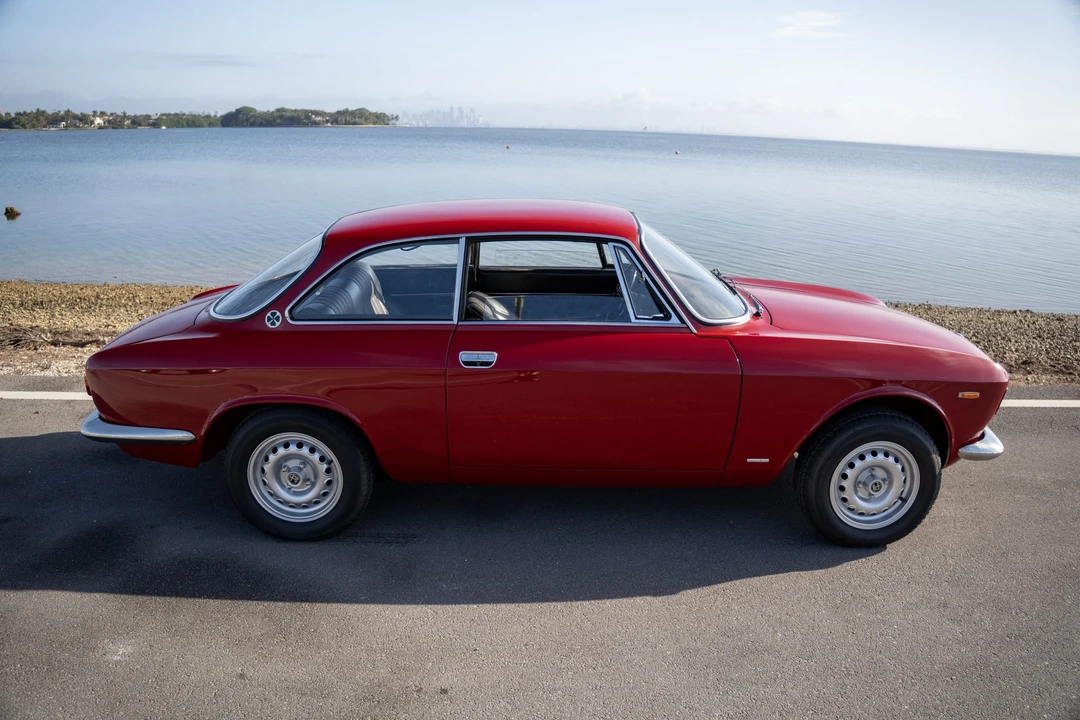 1967 Alfa Romeo Giulia Sprint GT Veloce - Image 22 of 31