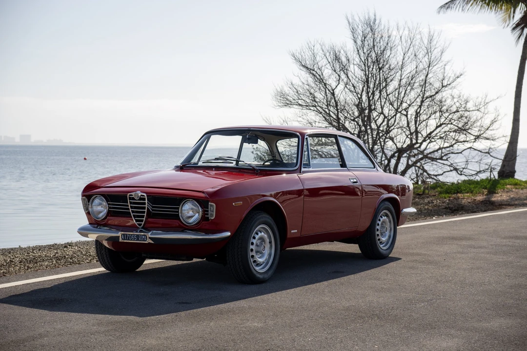 1967 Alfa Romeo Giulia Sprint GT Veloce - Image 4 of 31