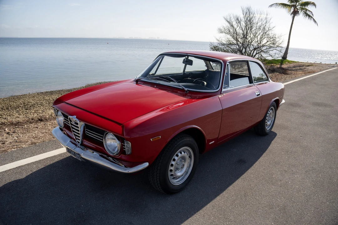 1967 Alfa Romeo Giulia Sprint GT Veloce - Image 2 of 31