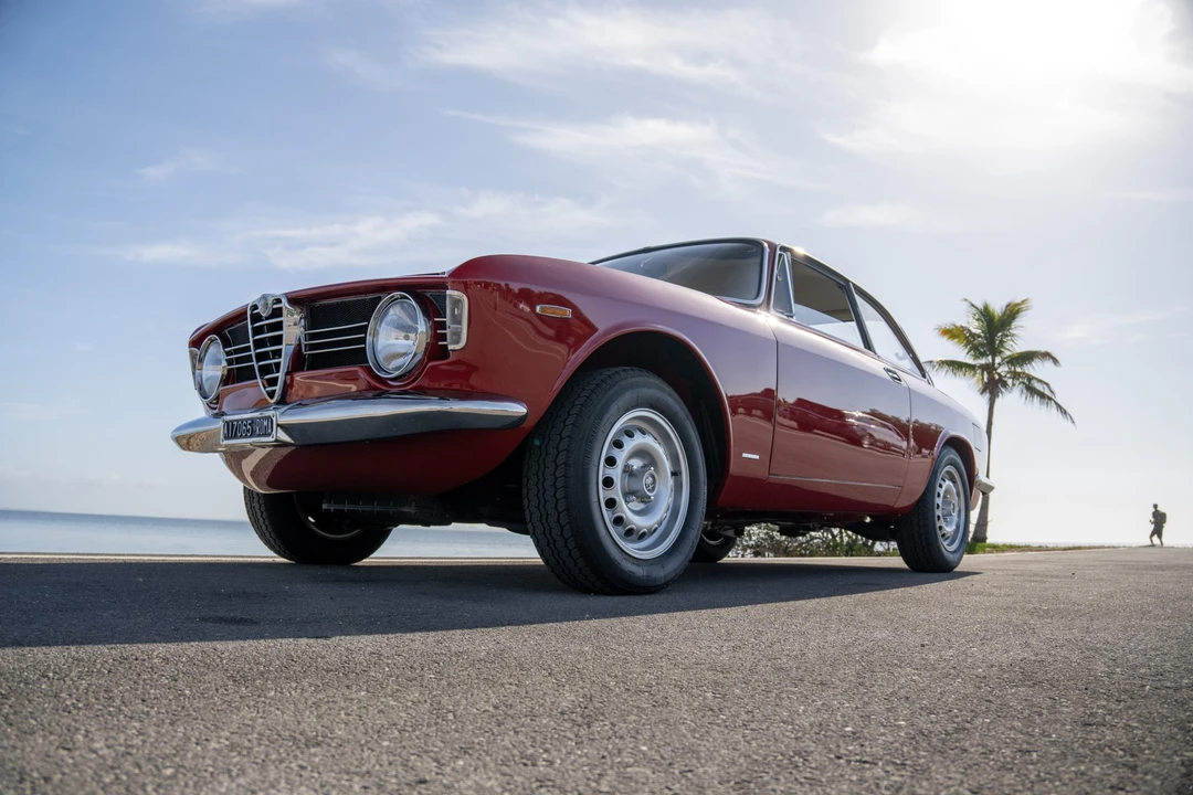 1967 Alfa Romeo Giulia Sprint GT Veloce - Image 6 of 31